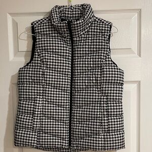 Women’s Land’s End Black and White Houndstooth Puffer Vest
